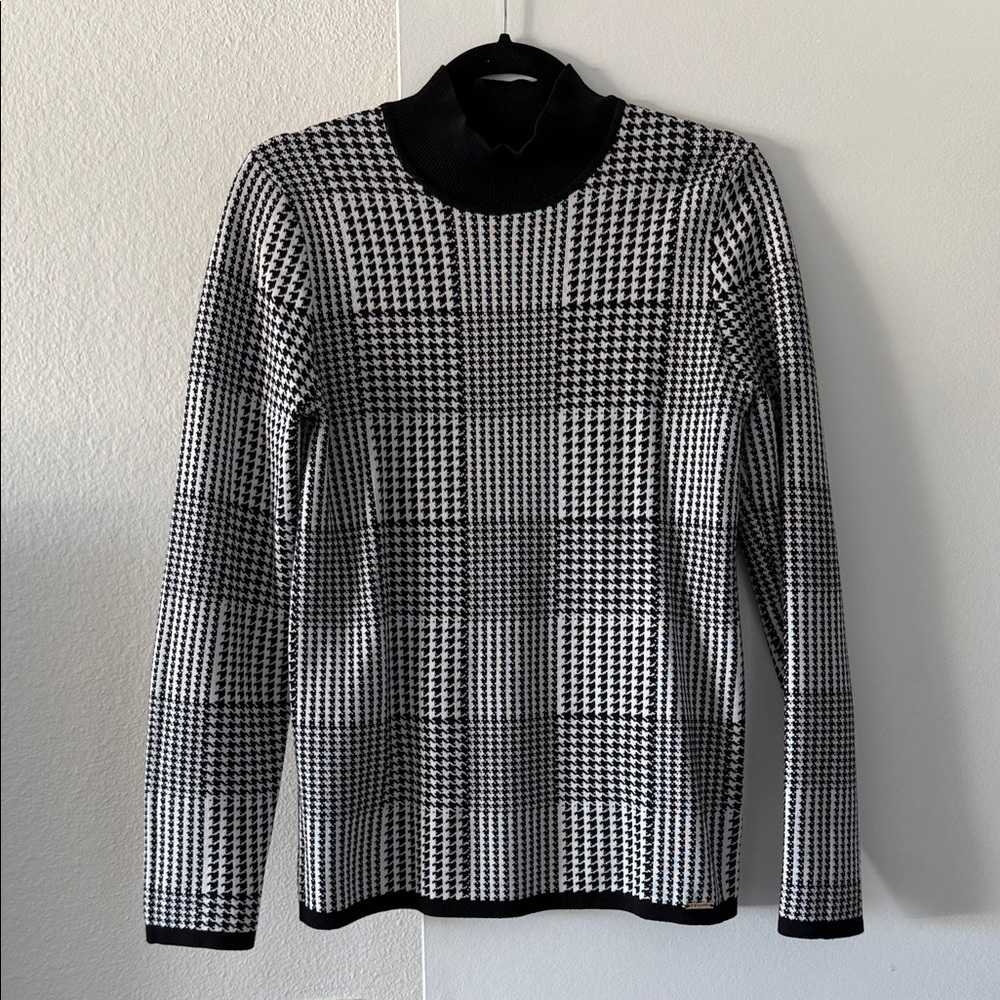 Elie Tahari Black and White Knit Sweater